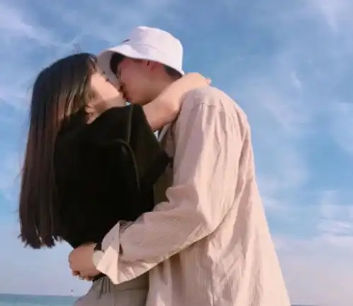 爱你的人,不会让你难过,清醒点他不爱你