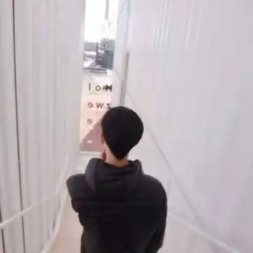  情侣一人一张头像