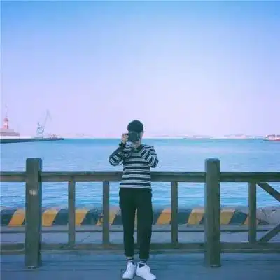 唯美青春范头像情侣两张一男一女情绪太烂一点就燃