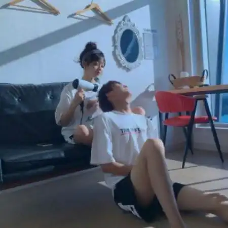  幸福情侣微信头像,心里甜所以嘴上也甜