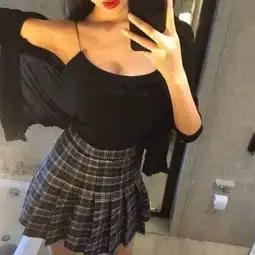  女生头像把你关进我被窝,