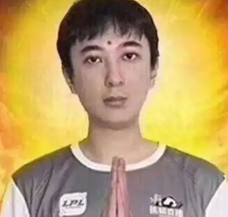  王思聪拒绝家里安排的豪门联姻携新女友跨年,找300多美女相伴