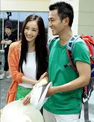  人气甜辣掌门杨幂乖巧慵懒风