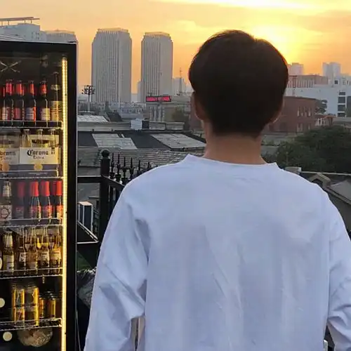  少年感男头亦是此间少年