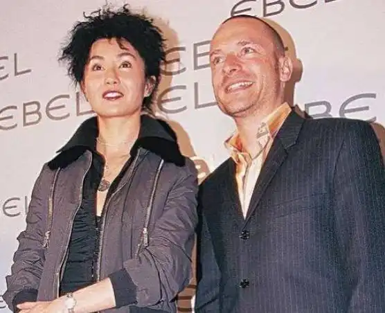  演员2上的毒舌评委,感情生活却一塌糊涂曾是张曼玉前男友