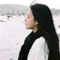 闭眼沐海风