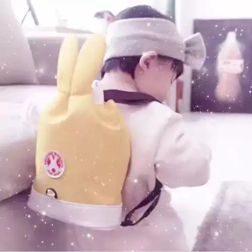  情侣头像单向的奔赴永远毫无意义