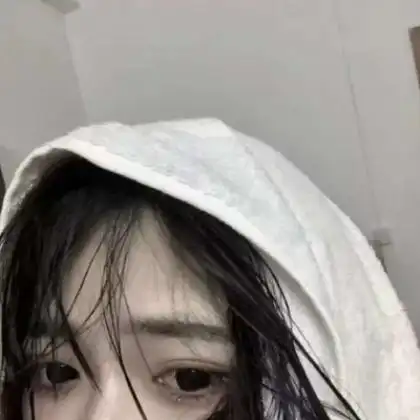  qq情侣头像双人情头,别再擅自关心我了