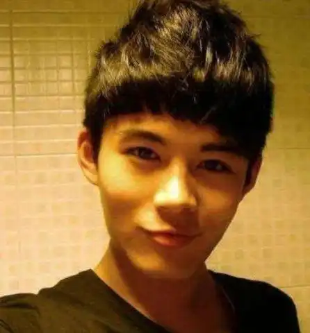  女生最讨厌的,男生却自我感觉良好的四款发型,网友谁剪谁丑