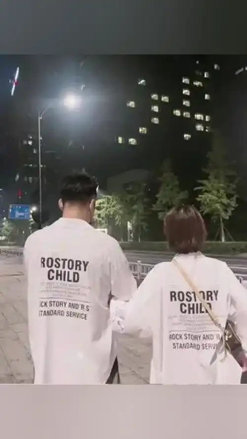 姐妹们情侣款给你们安排上了脑补一下和你家那位一起穿的模样谁穿谁好看日常穿搭胖瘦都能穿