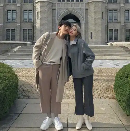  秋冬季有哪些好看的情侣装造型