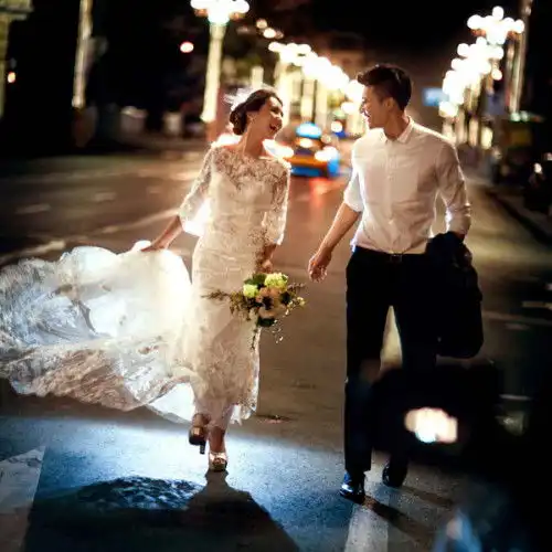  谁有这张qq背景的图片,可以发给我吗