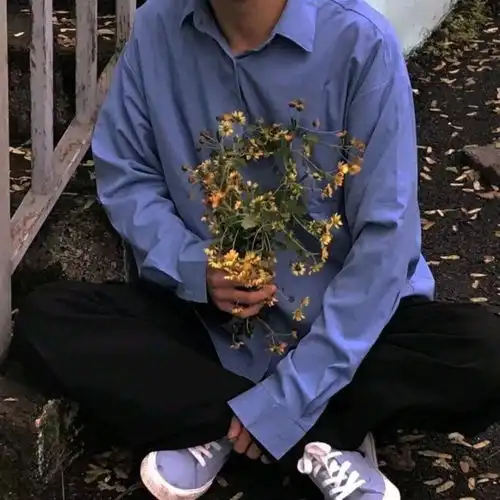  拿花头像我愿你快乐,即使你的快乐不再是因为我