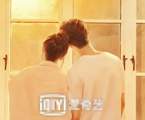  杨颖赖冠霖居家情侣写真,两人相差12岁,同框丝毫不显年龄差距