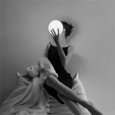  黑白头像女唯美高清图片