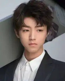  王俊凯荣获王者荣耀最强王者,他的战绩让人惊讶