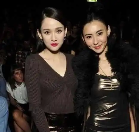 陈乔恩陈意涵张柏芝三人同台看秀,容颜气质却相差如此之大,网友岁月是把刀