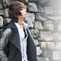  帮忙找一对情侣头像,女头像有,找一个配对的男头像