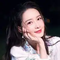 李沁甜美头像