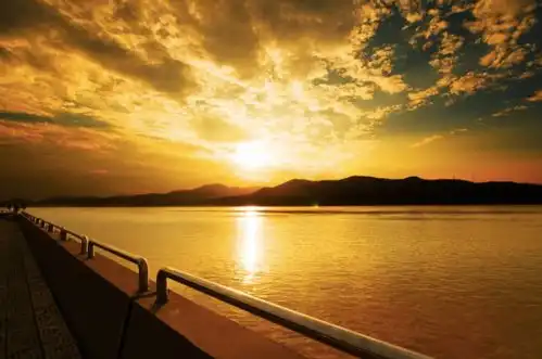  古诗词中的夕阳,短短十四字,便美得令人神往