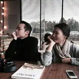  我想和你穿一辈子情侣装,一起去往诗和远方