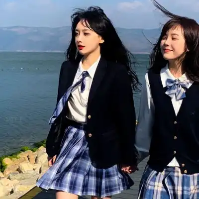  闺蜜讲深情的话做浪漫的事