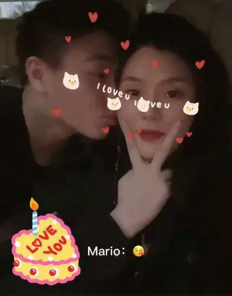  何猷君为奚梦瑶庆生连番献吻花式哄老婆