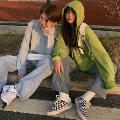  念七一对两张情侣真人头像