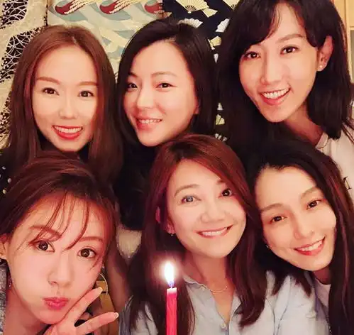 梁静茹与闺蜜团庆41岁生日,范玮琪出镜贴脸自拍友谊不受小s影响