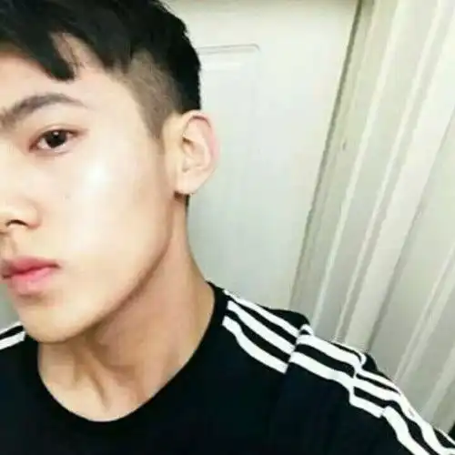  有人知道这个男头是谁吗