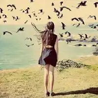  长发飘飘女生背影微信头像图片