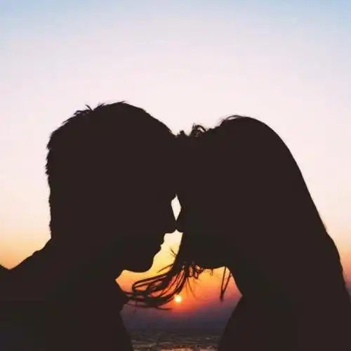  分手快乐我爱你,所以我不怪你