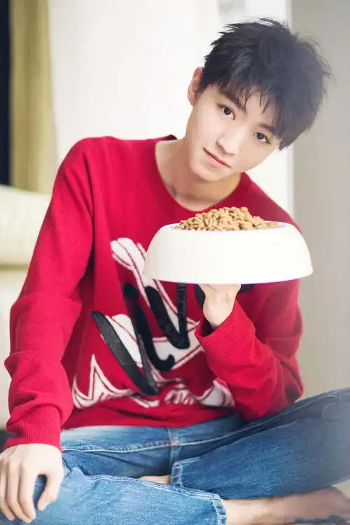  情人节虐狗大招哪家强李晨这操作我给满分,成年后的王俊凯真撒狗粮了