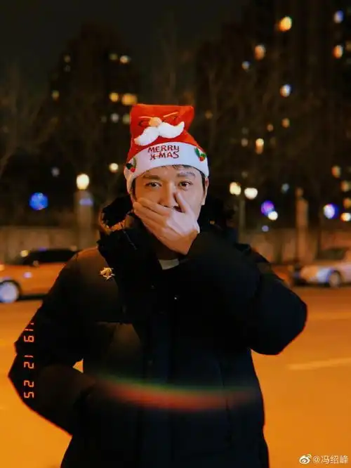  赵丽颖冯绍峰分别晒照,一个细节甜到网友暗戳戳撒糖啊