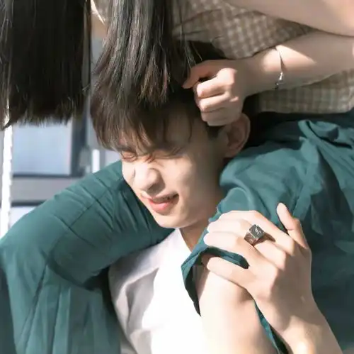  2023最新小清晰恩爱真人情侣头像