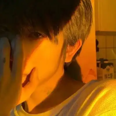  眼里面会有光吗男生头像