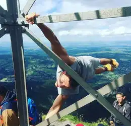  健身情侣照刷爆朋友圈