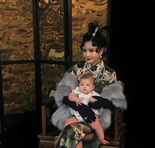  小猪先生回应离婚,99步都是爱,网友酸了20岁生娃几千w结个婚