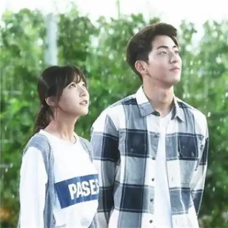  韩国情侣头像撩人超甜,全世界除了你我都不喜欢