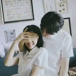  谁帮我做两张图片啊一张大写字母是cwq另一张大写字母是hsj的图片啊最好是情侣的谢谢啦