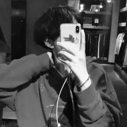  qq头像男生伤感帅气黑白,只有一颗虚伪的心了