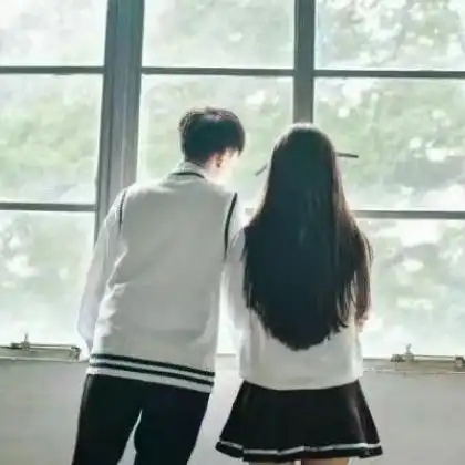 好看合照两张背影头像情侣一男一女,在海边的才是最美的