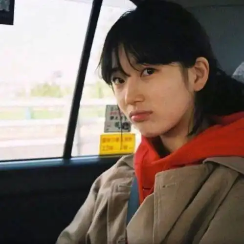  50张女生头像丨生活不易,猪猪叹气