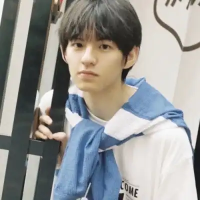  少年感帅气真人男生头像图片,温柔帅气两不误