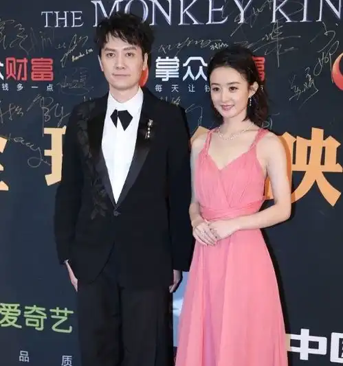  赵丽颖冯绍峰又被偶遇,网友曝男方还陪着颖宝逛化妆品店