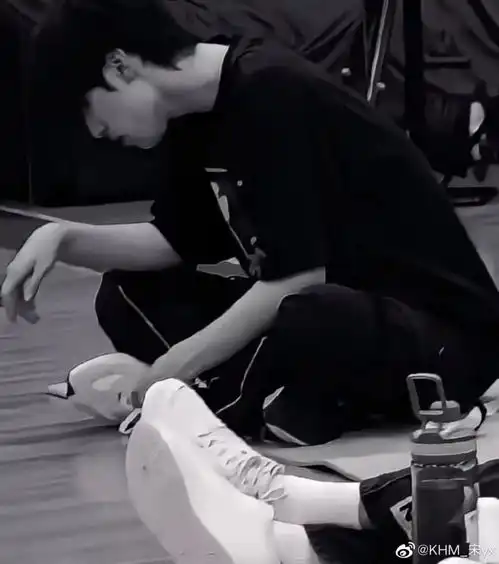  时代少年团严浩翔超a拽图