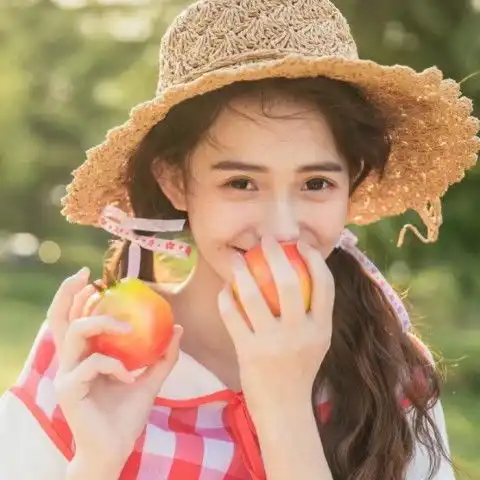 绝版女头我不愿告诉别人我们分开了,因为我心里还在谈着恋爱