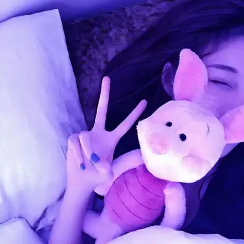 紫色超甜的女生头像,美女女生看过来