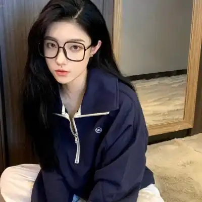  俞人间有意无意的对视真的女生头像我要个性网