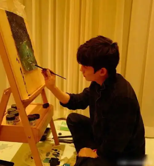  朱一龙六七个黑热搜过后,脱粉多少万数据来说话